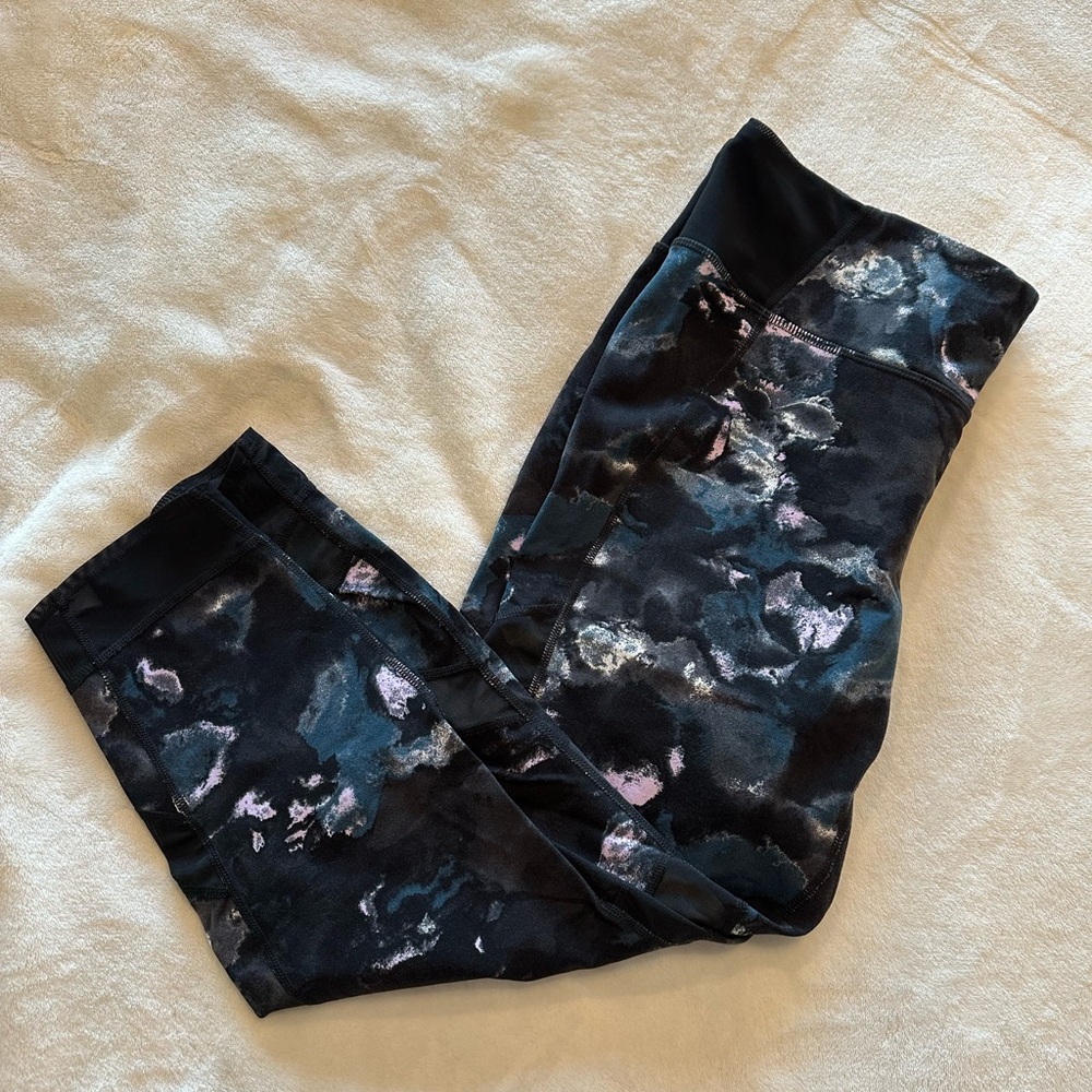 New Balance Women’s Capri Legging, Floral Print, Mesh Detail, Size XL